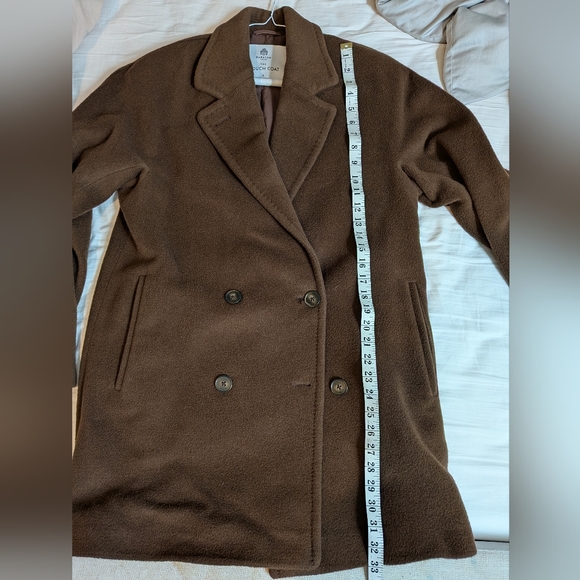 Elegant Brown Double-Breasted Coat - Picture 3 of 8